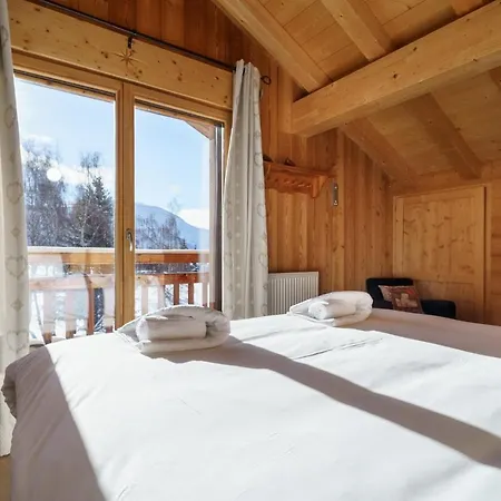 Les Balcons Du Golf Chalet *